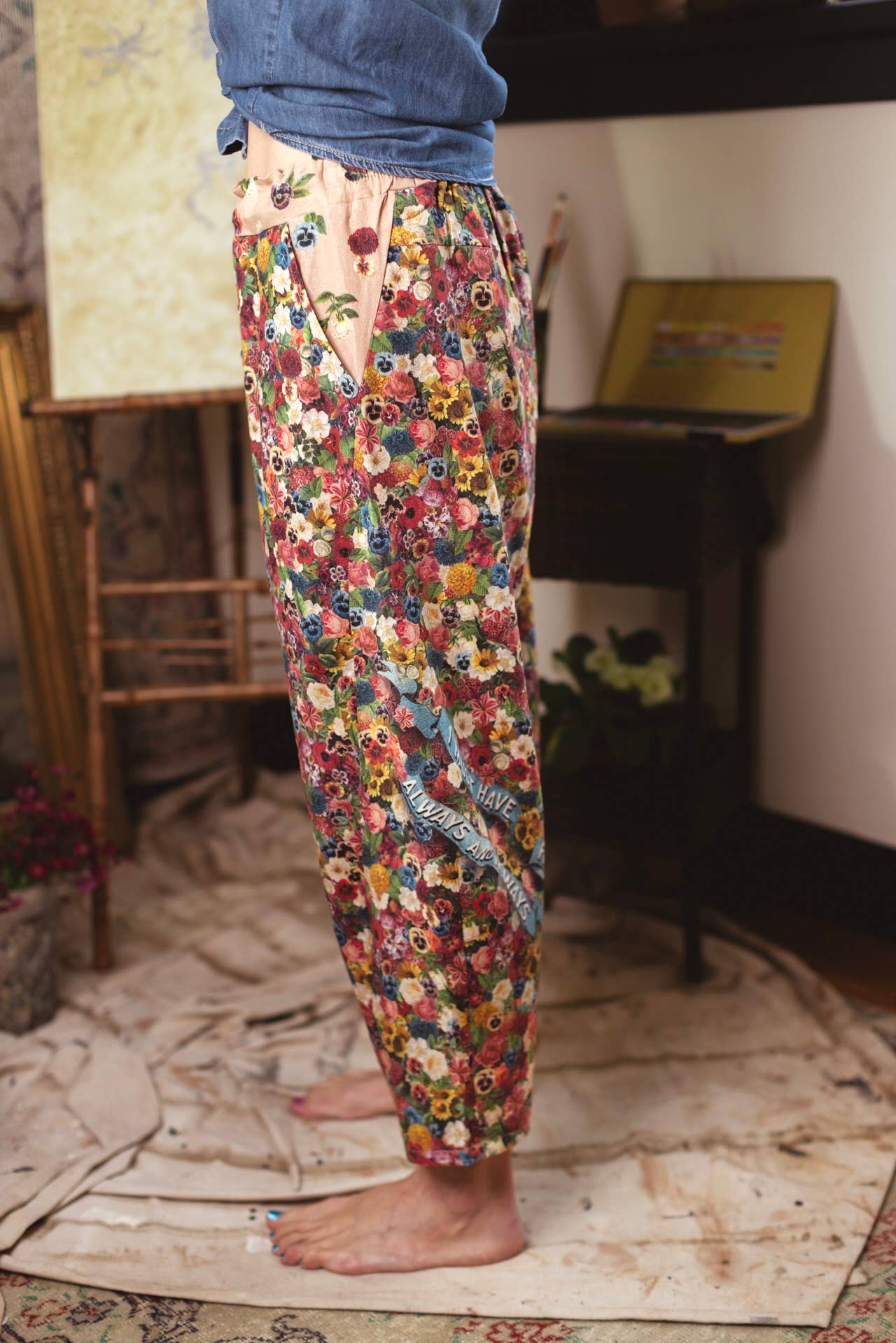 Art of Life Linen Cropped Artist Pant with Boho Floral Print - ivyandlavyboutique Market of Stars