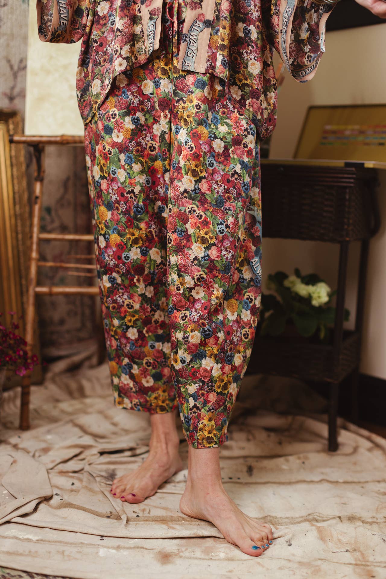 Art of Life Linen Cropped Artist Pant with Boho Floral Print - ivyandlavyboutique Market of Stars