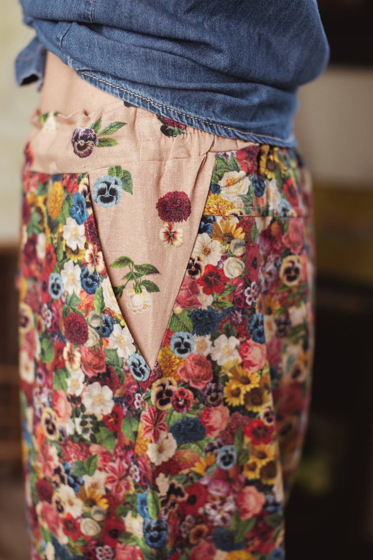 Art of Life Linen Cropped Artist Pant with Boho Floral Print - ivyandlavyboutique Market of Stars