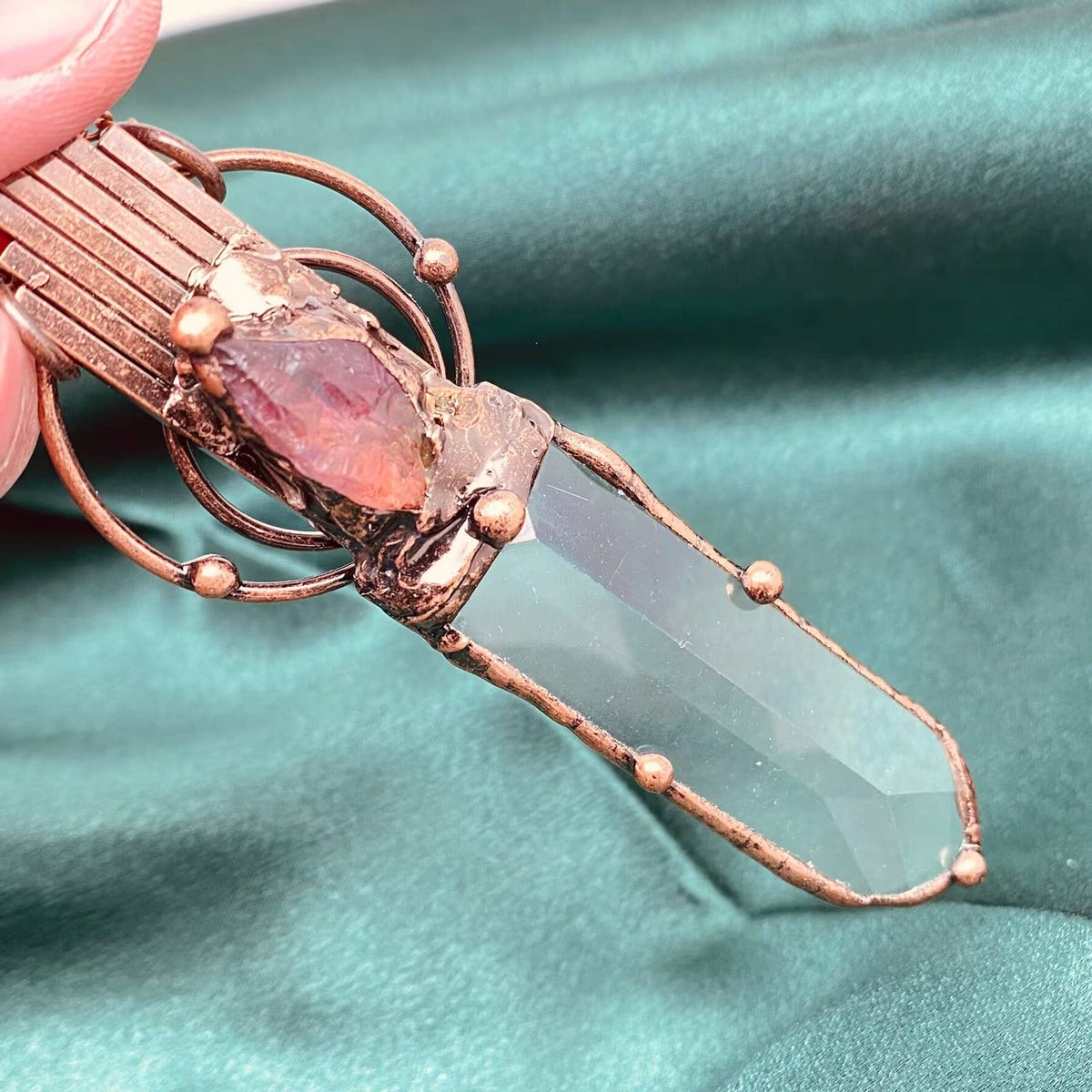Vingtage Sword-Shaped Stone Crystal Pendant Necklace - CS
