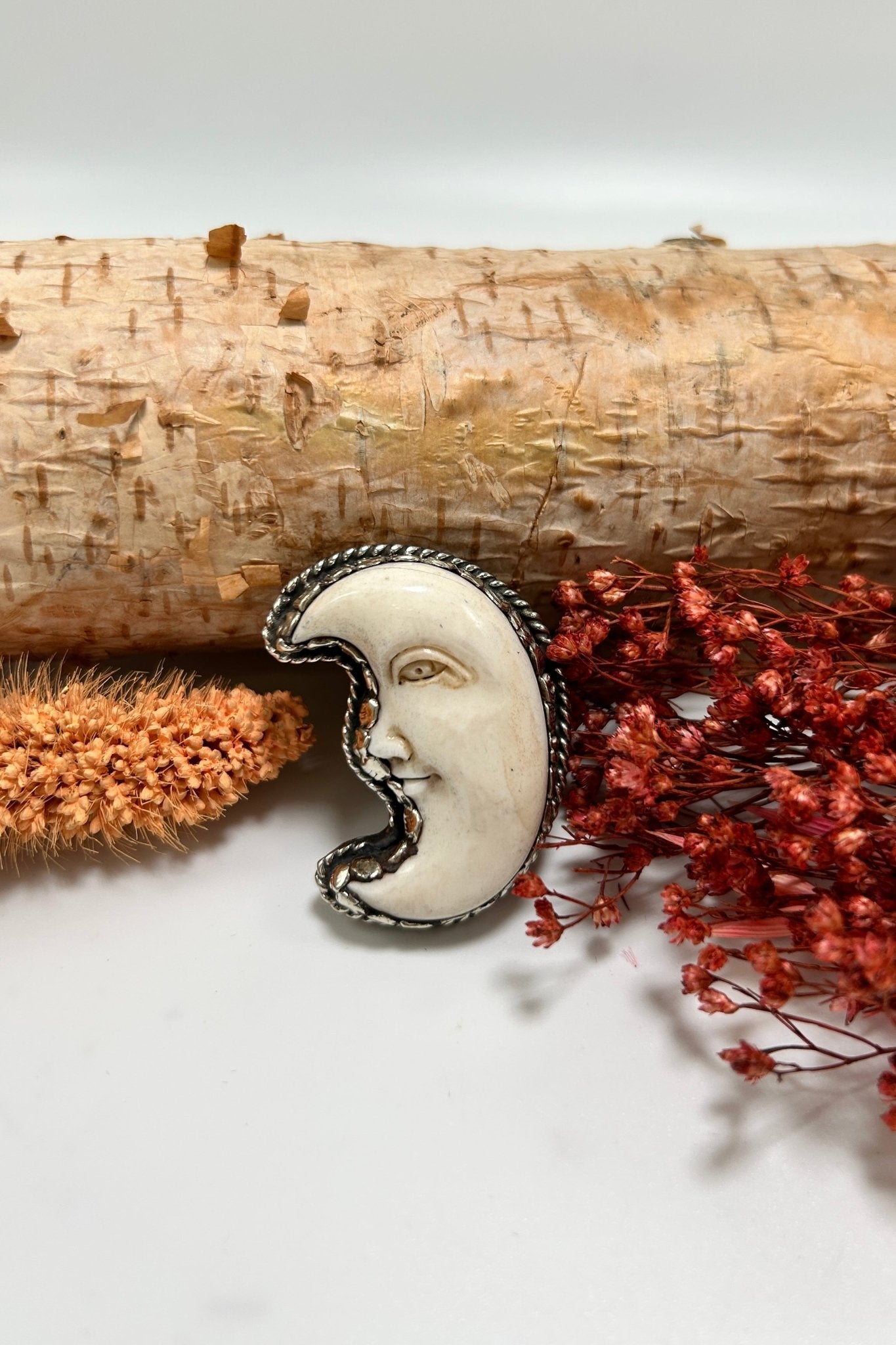 Baby Crescent Moon Ring - ivyandlavyboutique ivyandlavyboutique