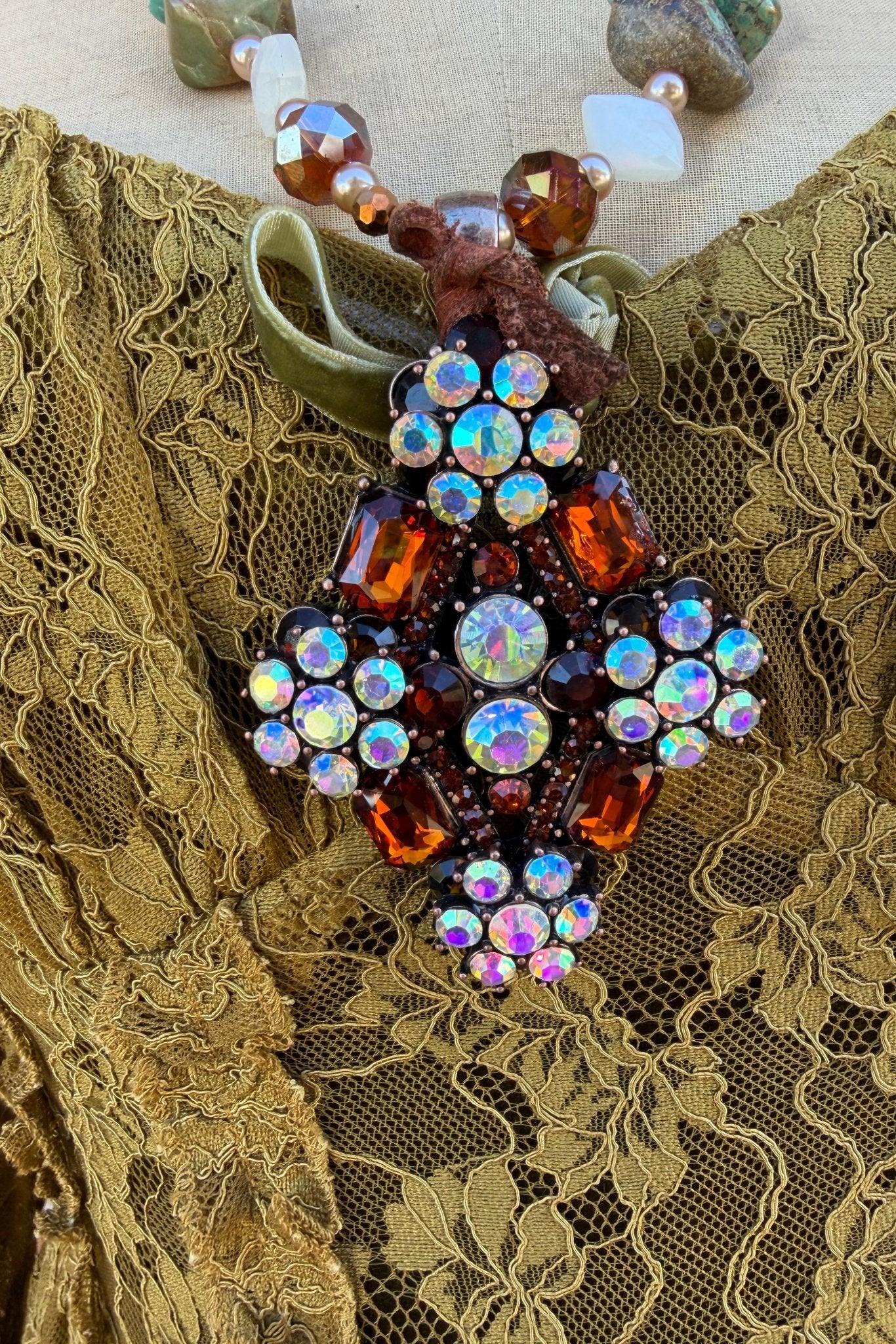 Bedazzled Diamond Statement Necklace - ivyandlavyboutique A Rare Bird Shop