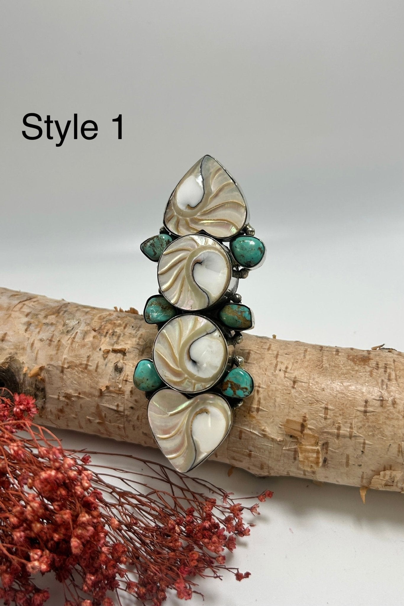 Biggie Hearts For You Shell Center Ring - ivyandlavyboutique ivyandlavyboutique