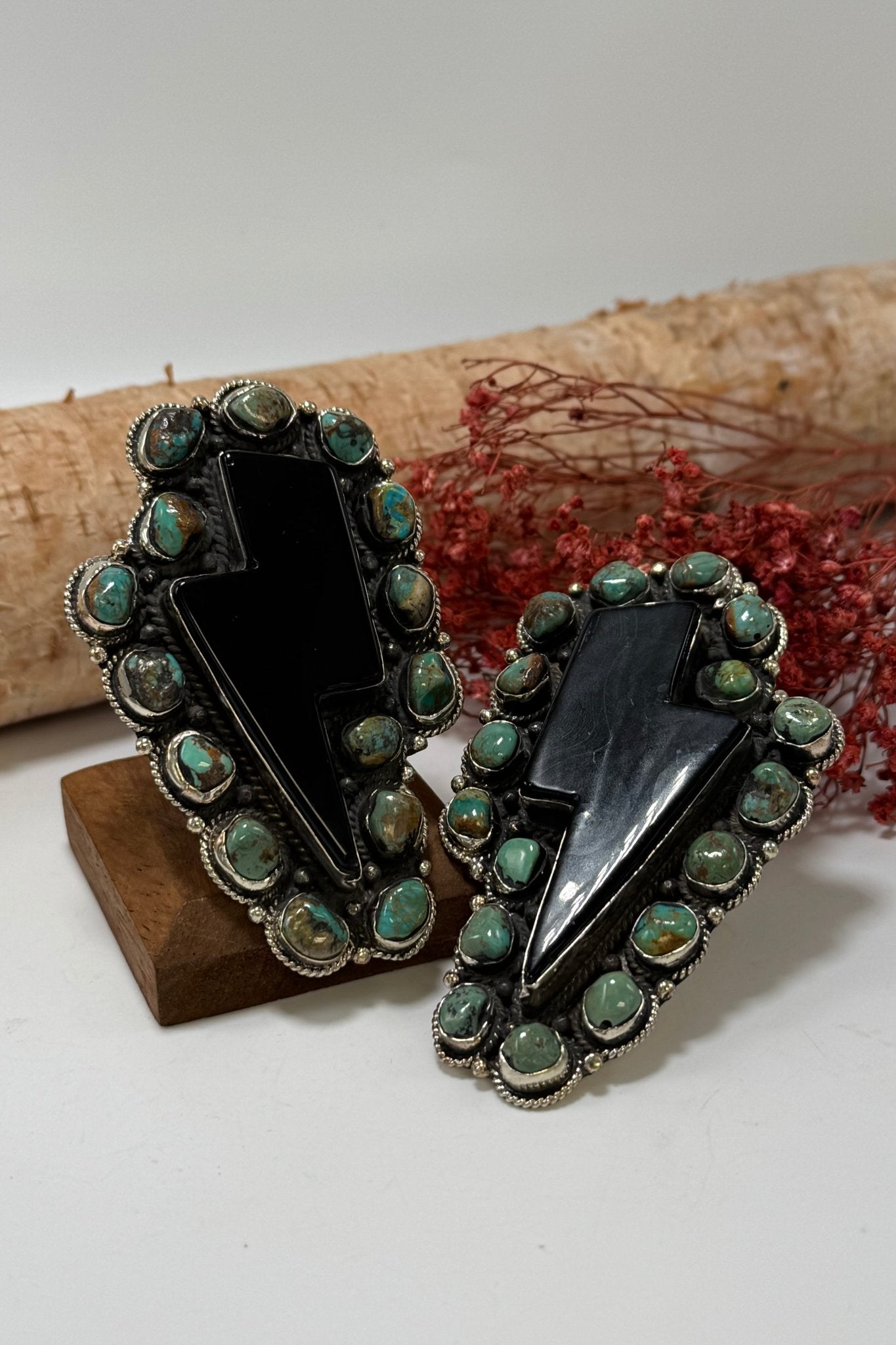 Bold Bolt Ring - ivyandlavyboutique ivyandlavyboutique