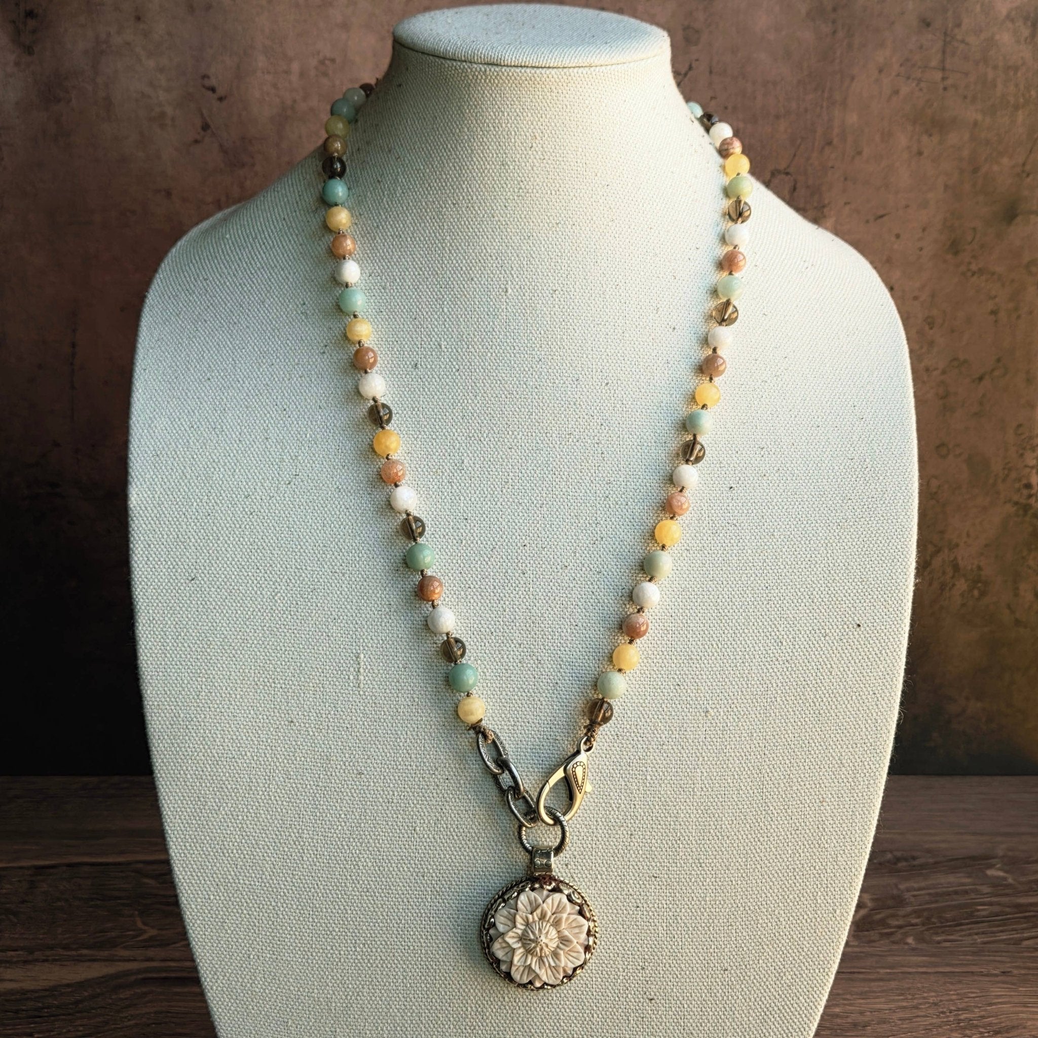 Bone Flower Tibetan Pendant Beaded Necklace - ivyandlavyboutique ZINC Designs