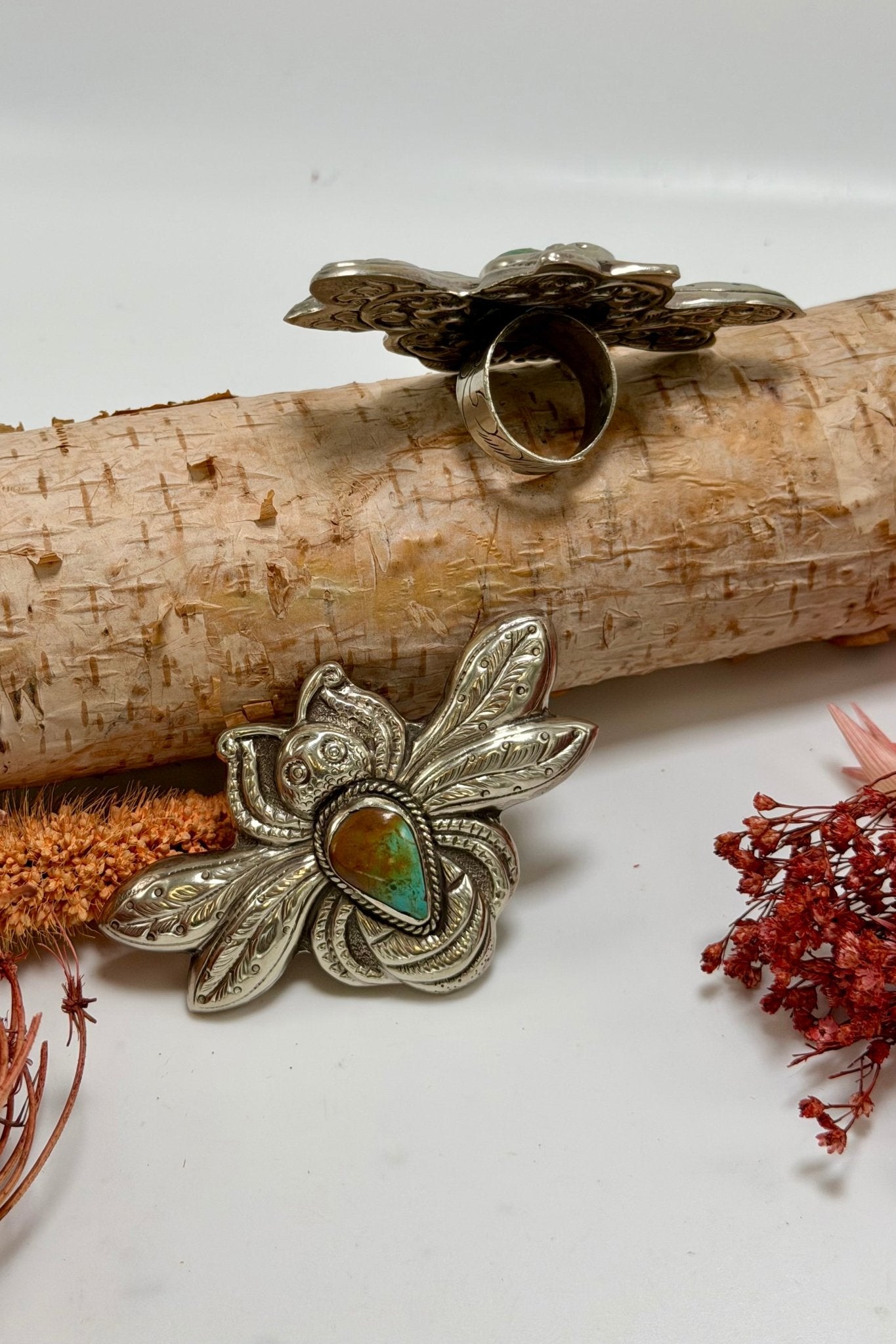 Bugging OUT Ring - ivyandlavyboutique ivyandlavyboutique