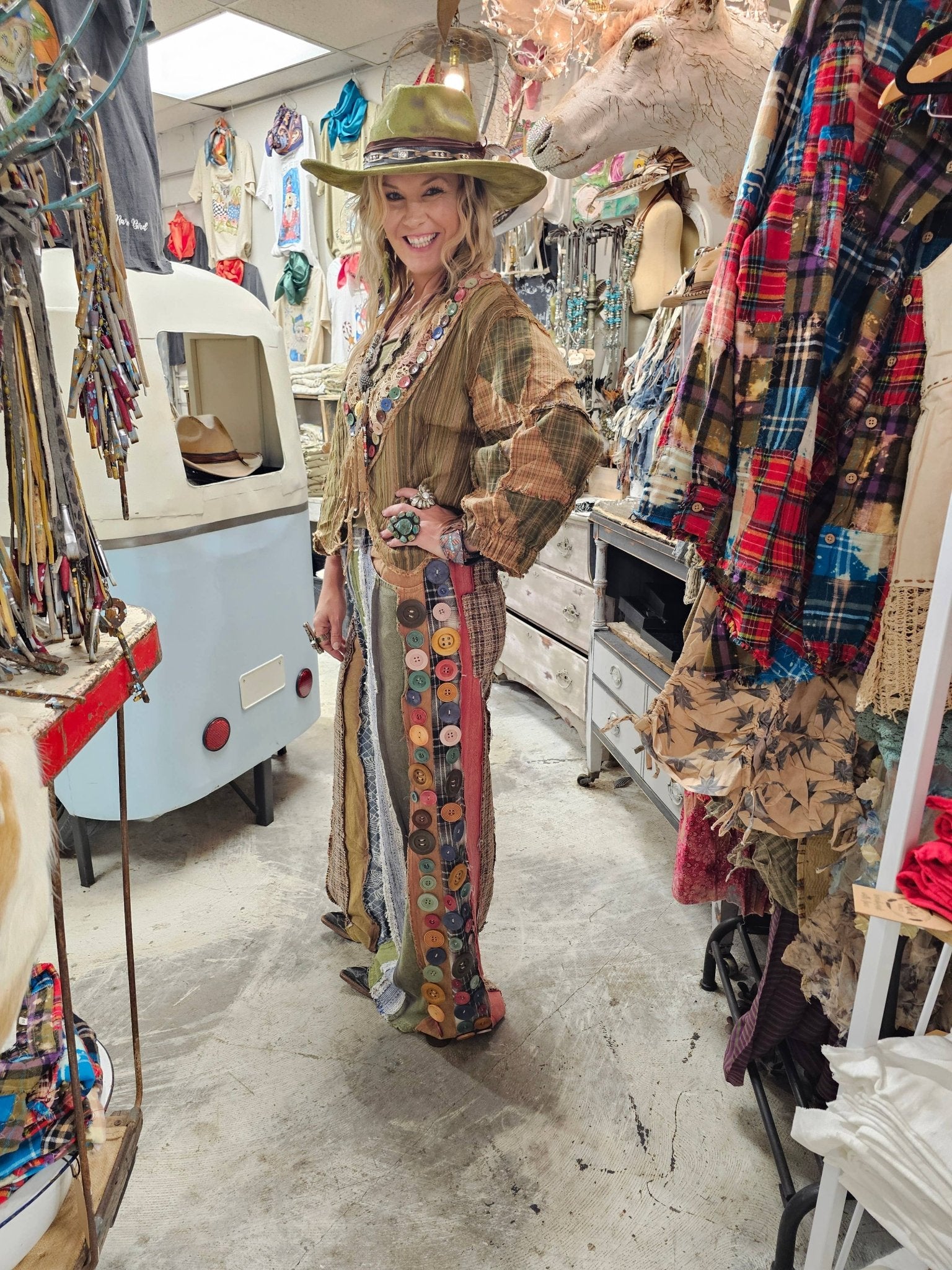 Bust Your Button Jeans - ivyandlavyboutique A Rare Bird Shop