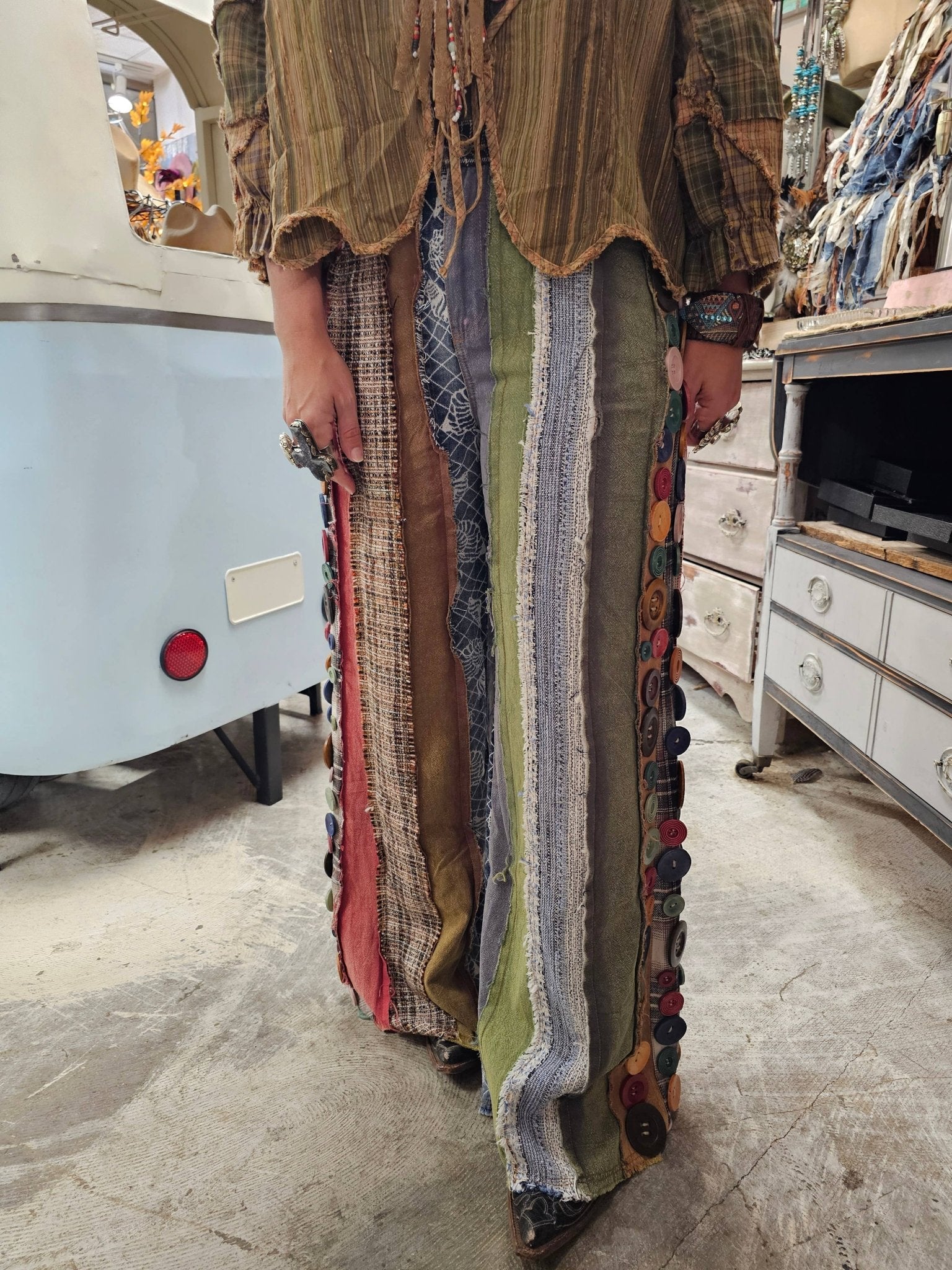 Bust Your Button Jeans - ivyandlavyboutique A Rare Bird Shop