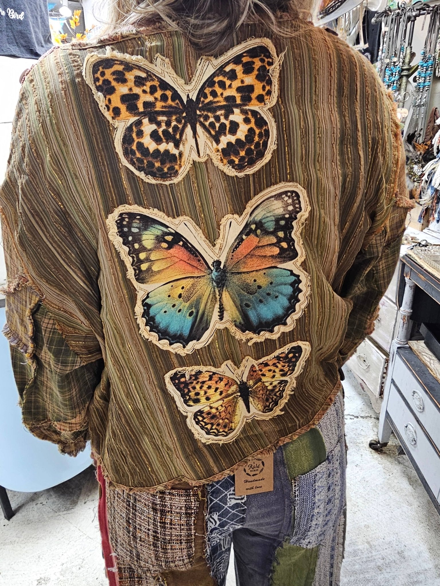 Butterfly Button Top - ivyandlavyboutique A Rare Bird Shop