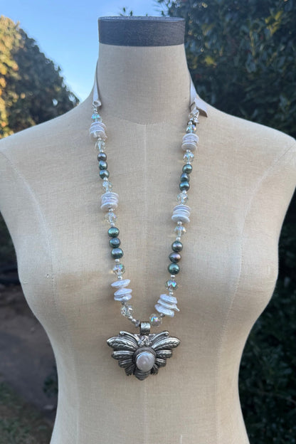 Buzzing Around Bee Necklace - ivyandlavyboutique A Rare Bird Shop