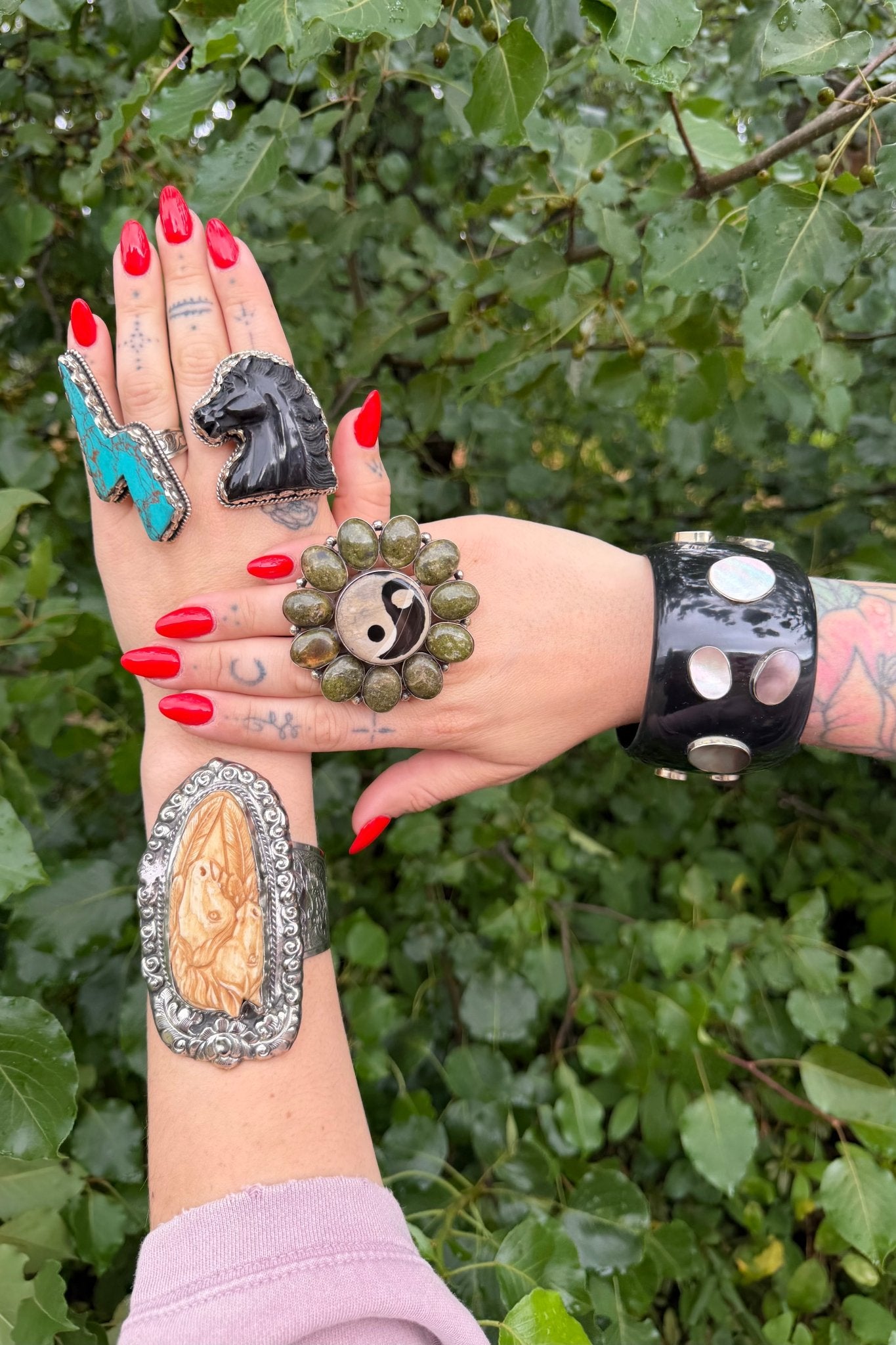 Carved Horse Head w/ Mane Ring - ivyandlavyboutique ivyandlavyboutique