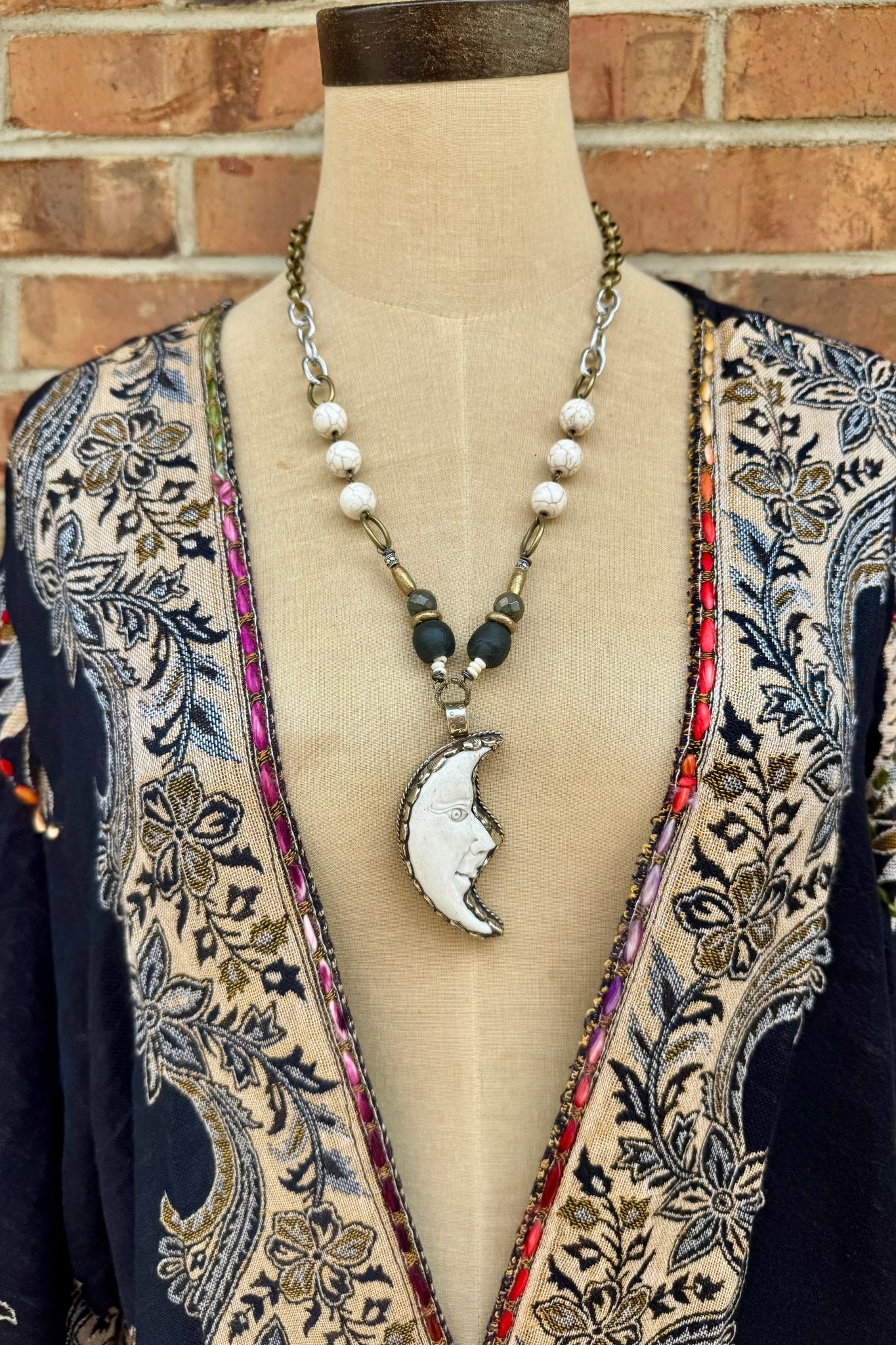 Carved Moon Face Handmade Necklace - ivyandlavyboutique ivyandlavyboutique