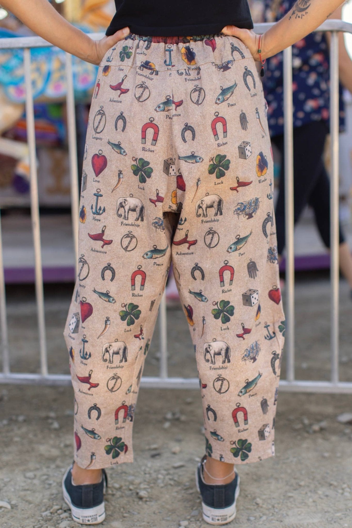 Charmed Life Linen Cropped Artist Pant w/ Lucky Charms - ivyandlavyboutique Market of Stars