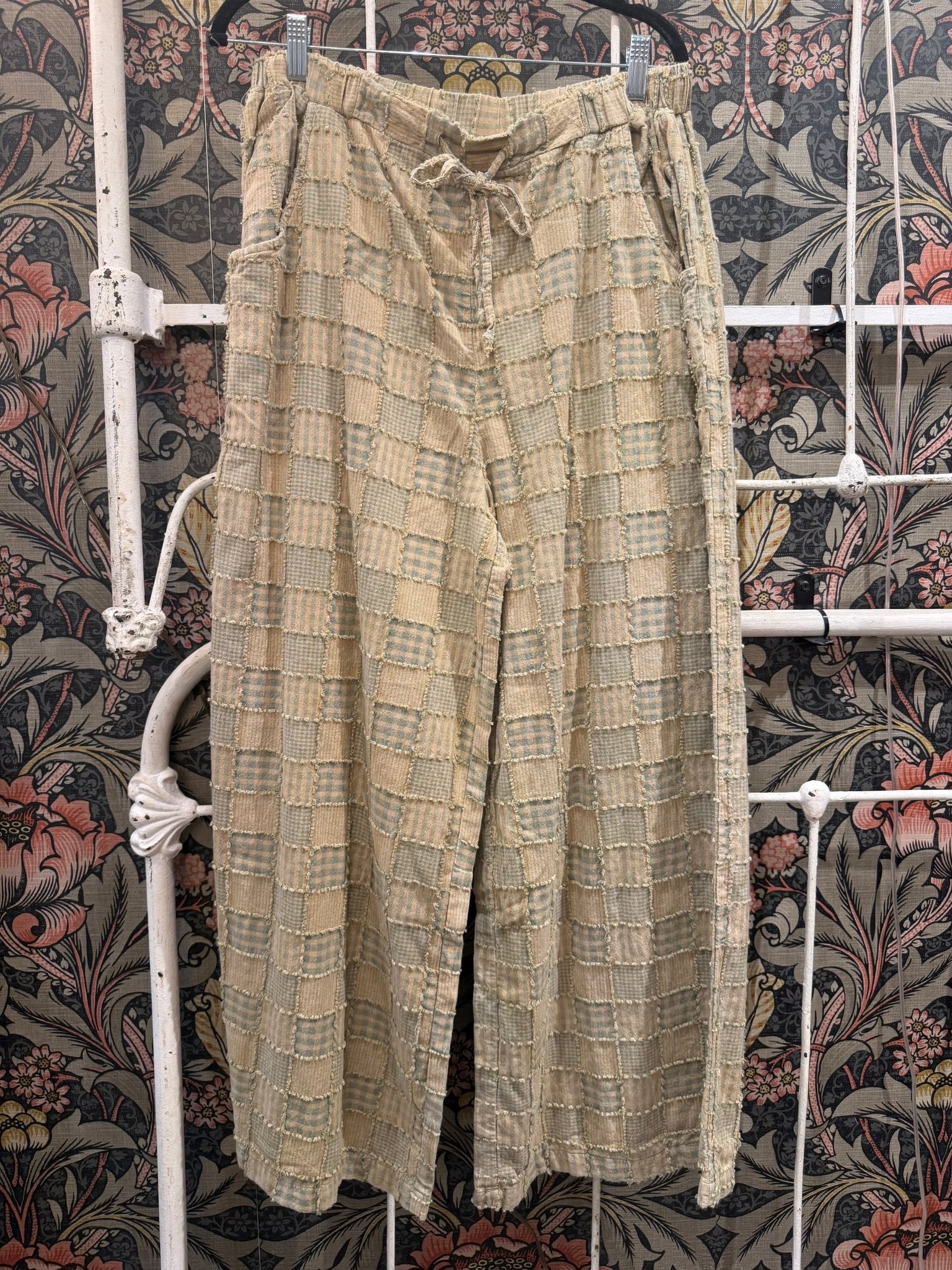 Checking on you pant - ivyandlavyboutique ivyandlavyboutique