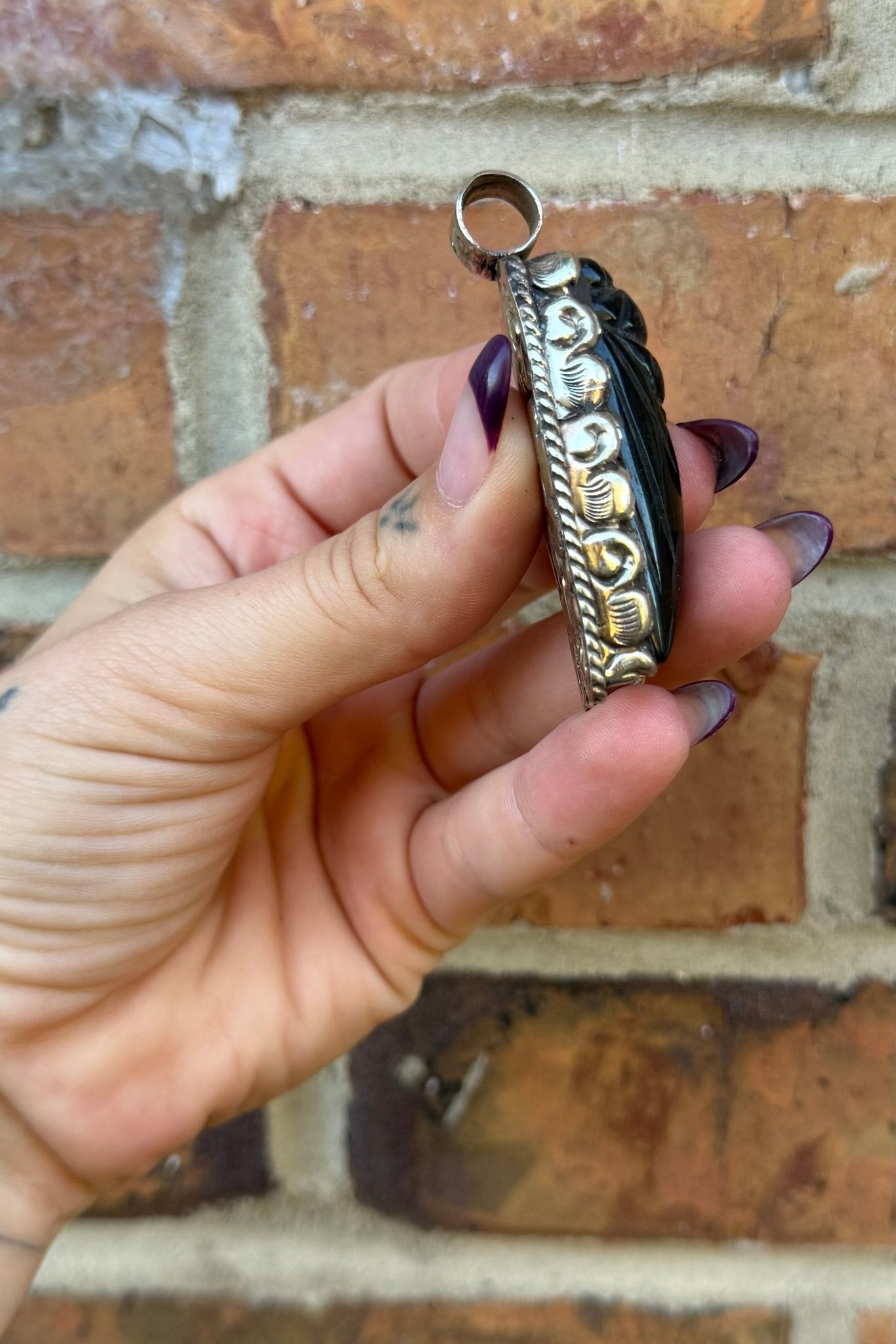 Cicadas Carved Onyx Pemdant - ivyandlavyboutique ivyandlavyboutique