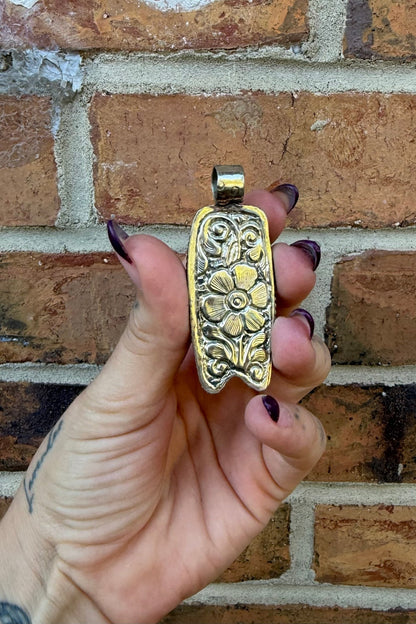 Cicadas Carved Onyx Pemdant - ivyandlavyboutique ivyandlavyboutique
