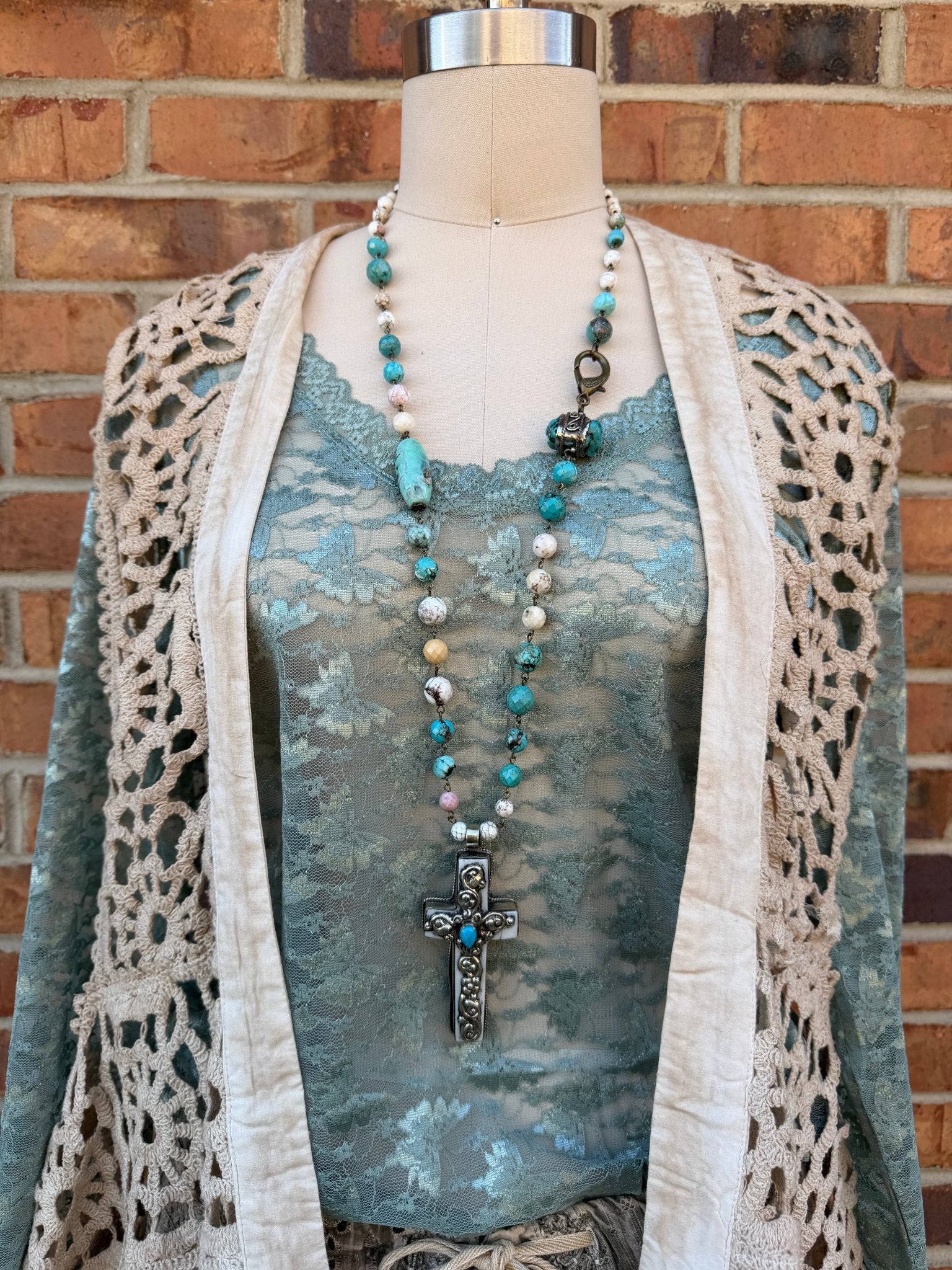 Cross my Heart Chunky Turquoise Necklace - ivyandlavyboutique ivyandlavyboutique