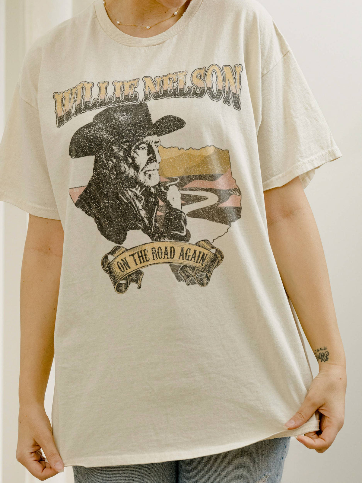 Willie Nelson Desert Texas Off White Thrifted Graphic Tee