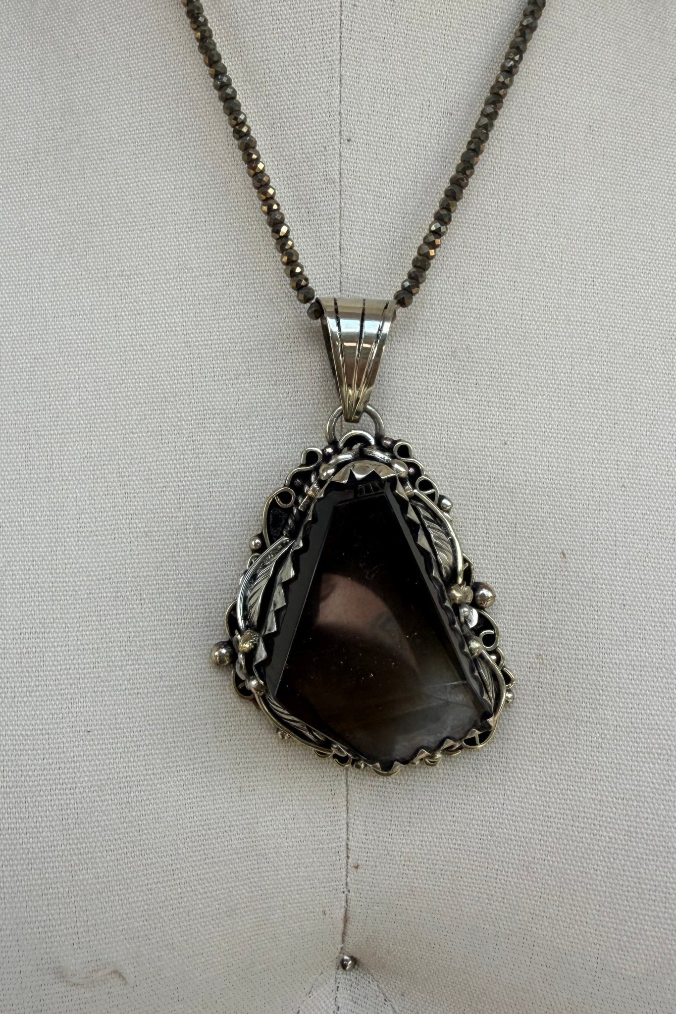 Dark Stone Stunner - ivyandlavyboutique ivyandlavyboutique