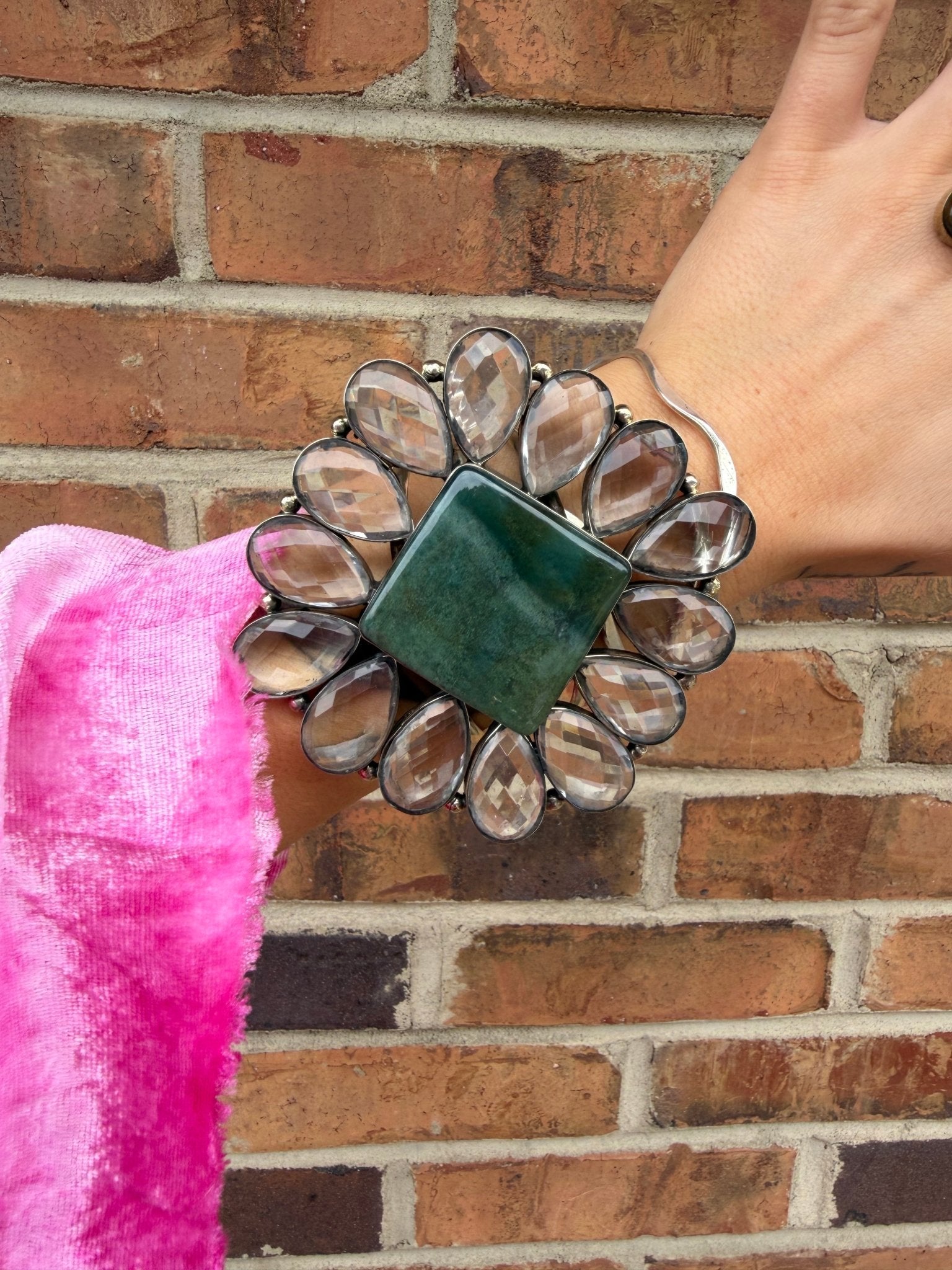 Diamond Shape Statement Cuff - ivyandlavyboutique ivyandlavyboutique