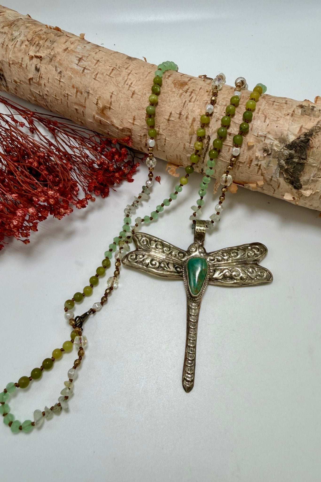 Dragonfly Flit Necklace - ivyandlavyboutique ivyandlavyboutique