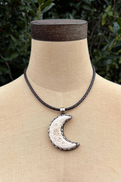 Etched Moon Choker Necklace - ivyandlavyboutique ivyandlavyboutique