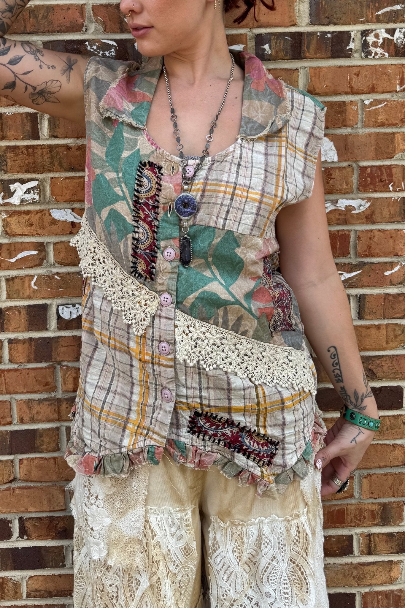 Falling Petals Button Down Vest Top - ivyandlavyboutique Jaded Gypsy