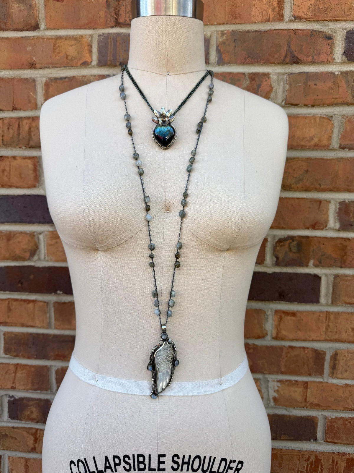 Feather in Flight Necklace - ivyandlavyboutique ivyandlavyboutique