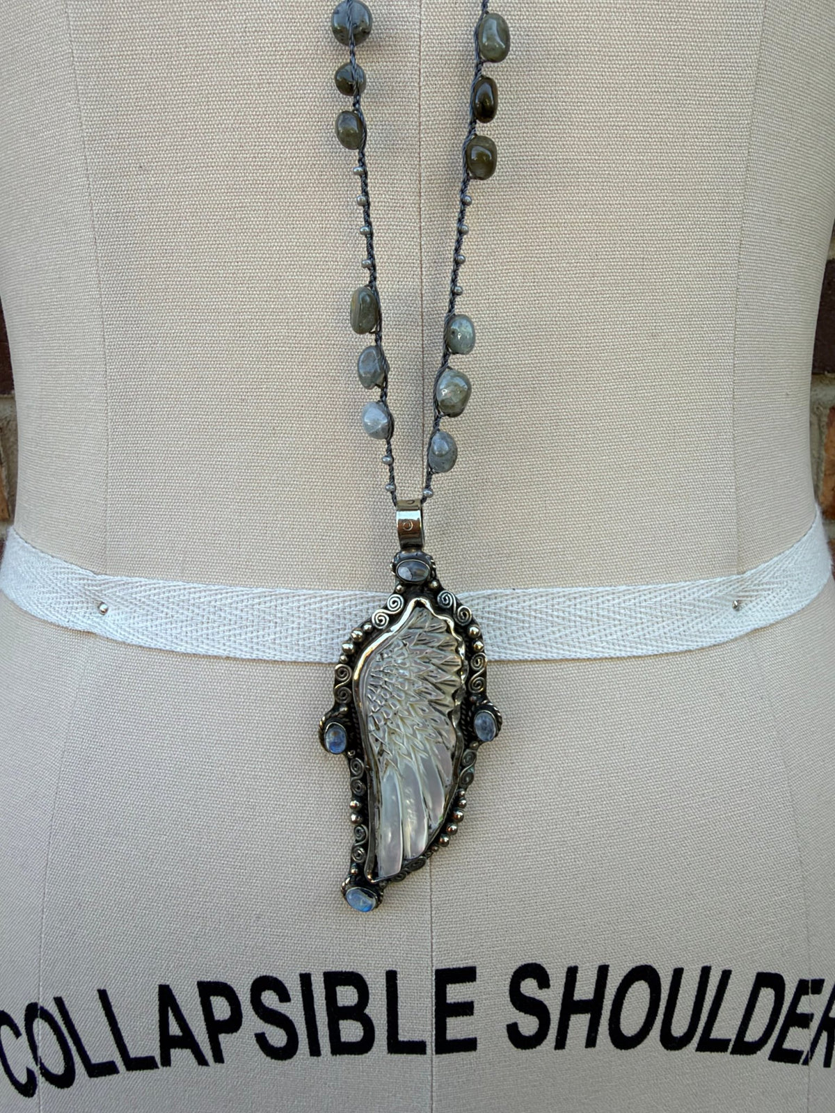 Feather in Flight Necklace - ivyandlavyboutique ivyandlavyboutique