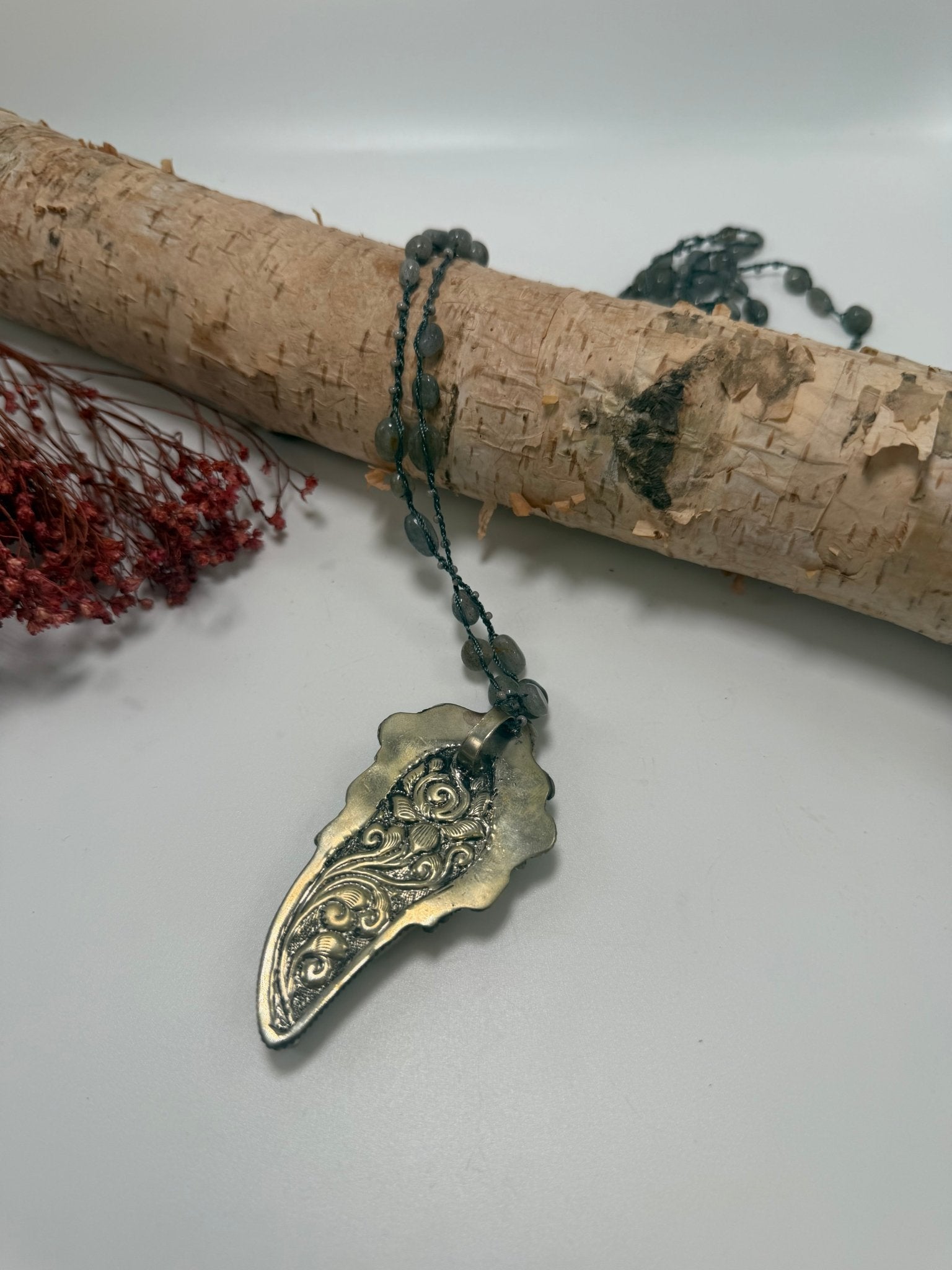 Feather of Darkness Necklace - ivyandlavyboutique ivyandlavyboutique