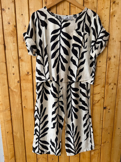 Final Sale - Jezebel Two Piece Set - ivyandlavyboutique ZA