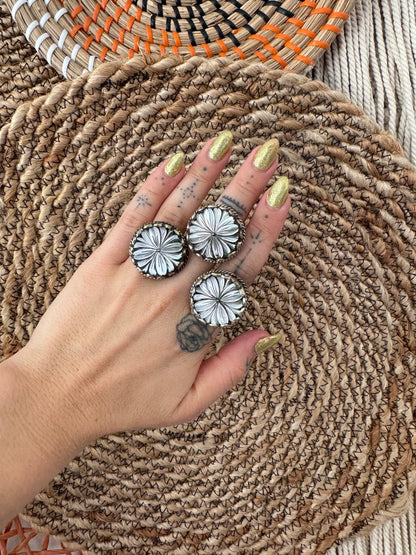 Flower Circle Small Ring - ivyandlavyboutique ivyandlavyboutique