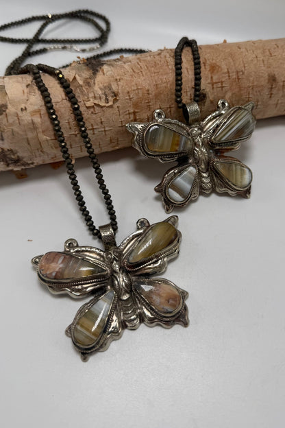 Flutter Sisters Necklace - ivyandlavyboutique ivyandlavyboutique