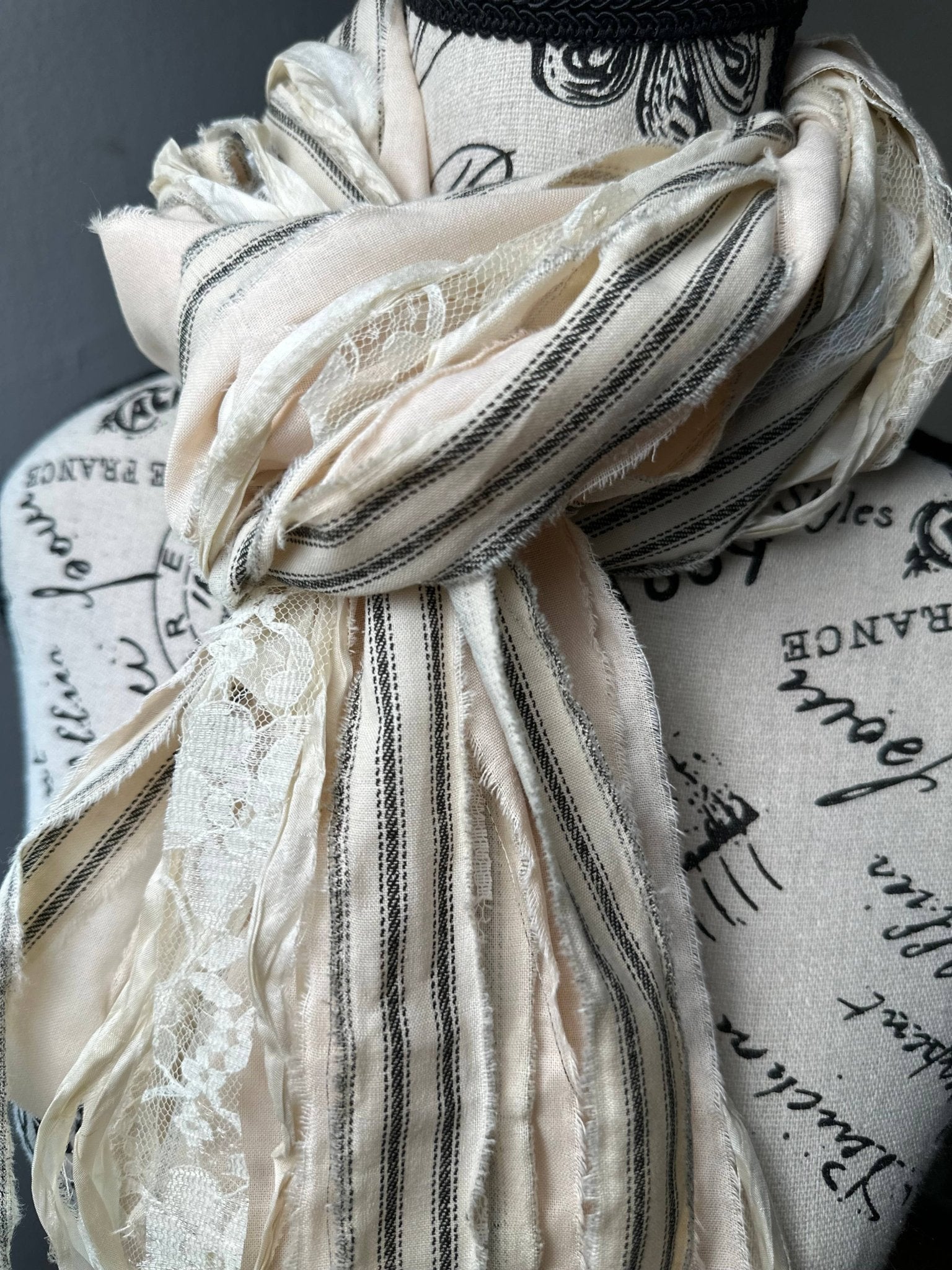 Fringe Scarf - L'Occitane: Off-White & Black - ivyandlavyboutique The Curated Raven