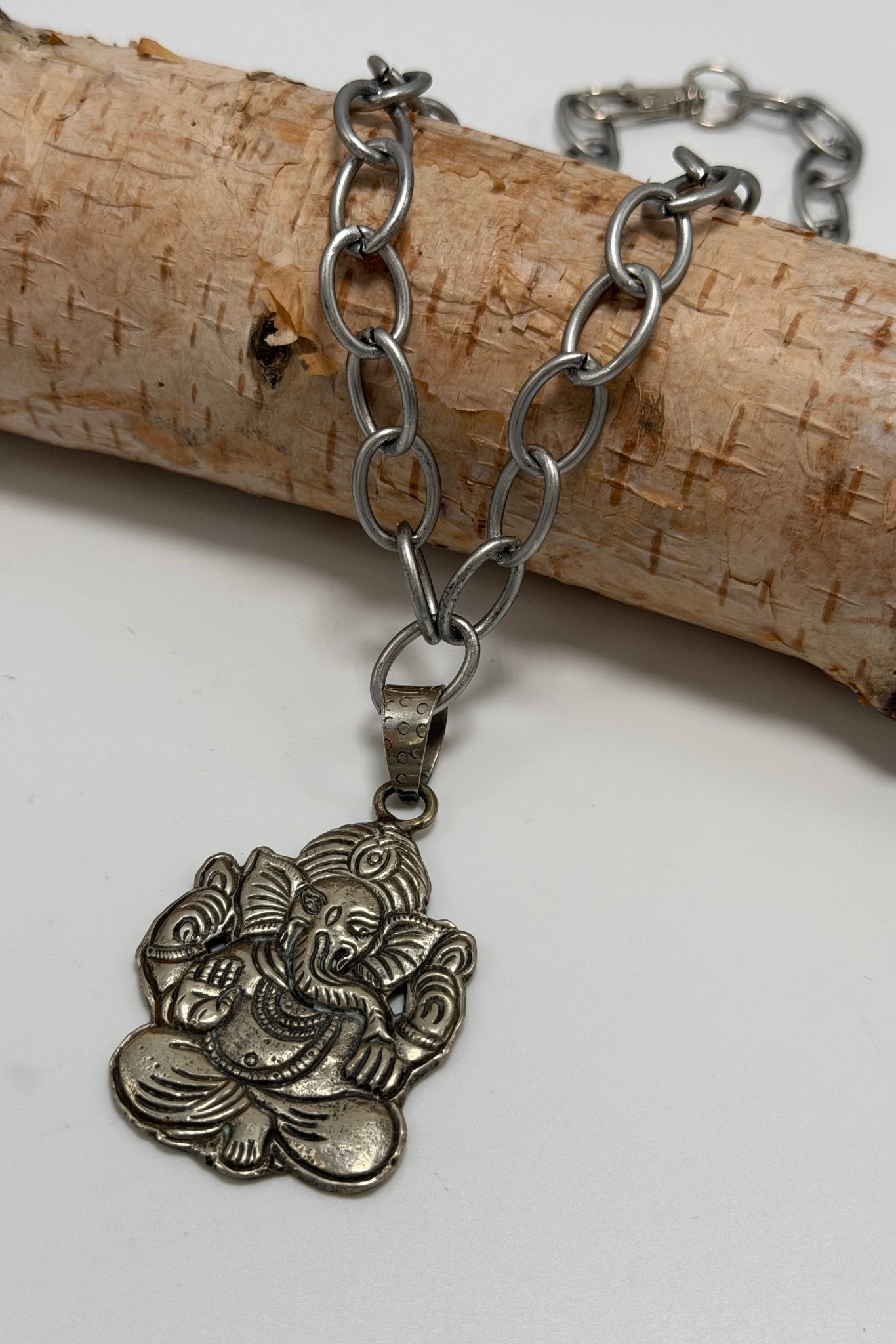 Ganesha Charm Shortie Necklace - ivyandlavyboutique ivyandlavyboutique