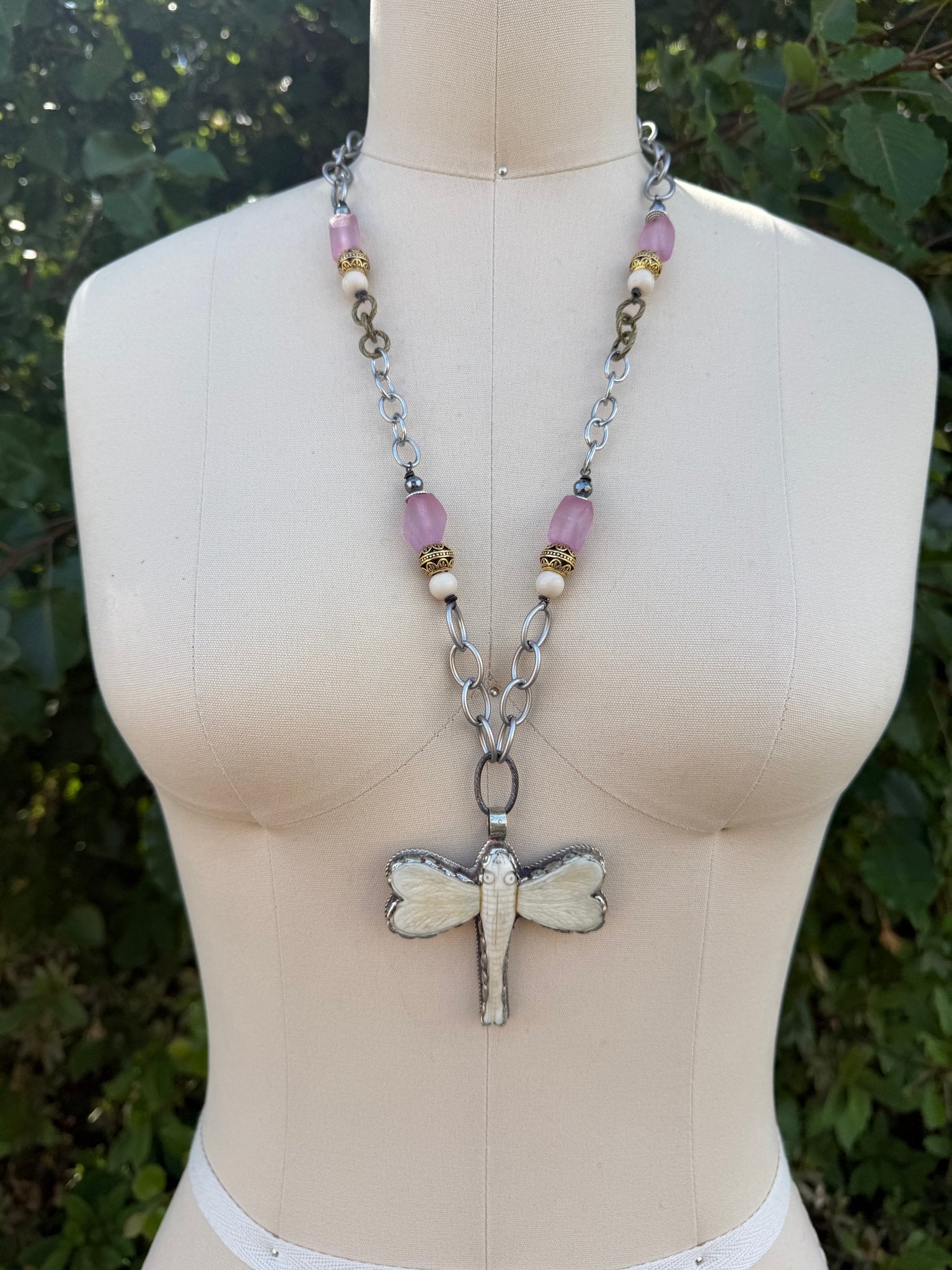 Garden Trance Dragonfly Pink Glass Necklace - ivyandlavyboutique ivyandlavyboutique