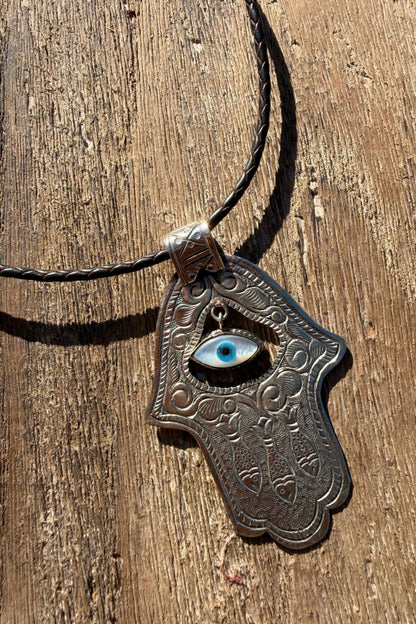 Hamsa Hand Choker & Evil Eye Necklace w/ Mother of Pearl Center - ivyandlavyboutique ivyandlavyboutique