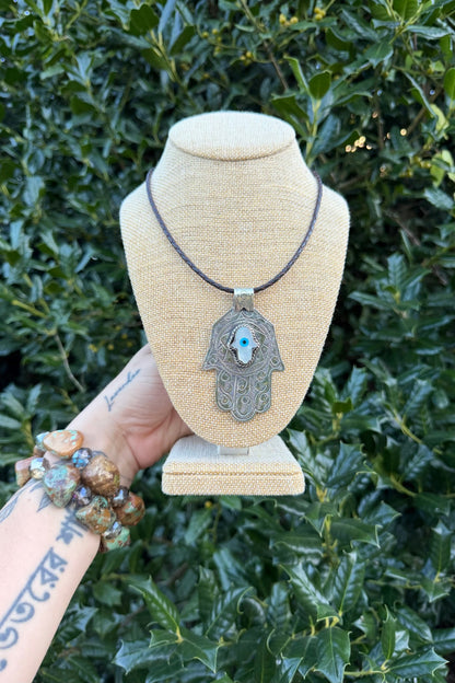 Hamsa Hand Choker Necklace w/ Mother of Pearl Center - ivyandlavyboutique ivyandlavyboutique