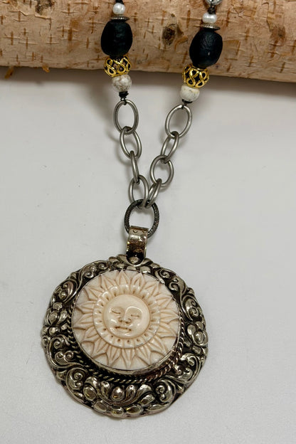 Happy Bliss Sun Statement Necklace - ivyandlavyboutique ivyandlavyboutique