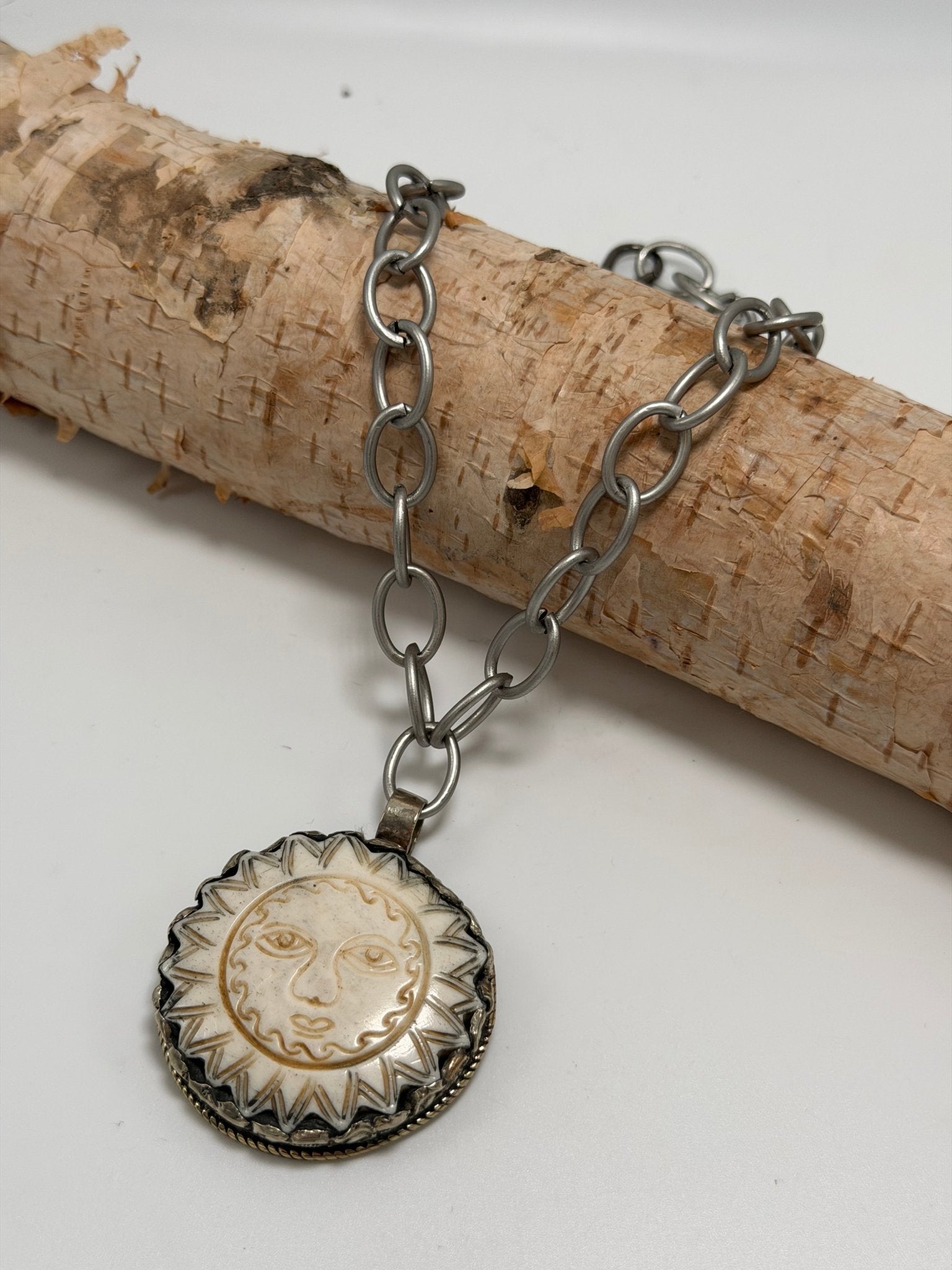 Happy Sun Shortie Necklace - ivyandlavyboutique ivyandlavyboutique