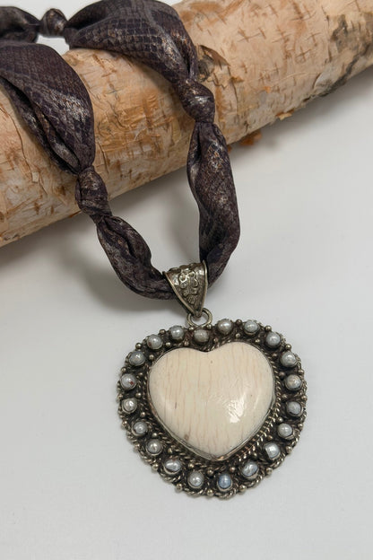 Heart on a Platter Fabric Choker - ivyandlavyboutique ivyandlavyboutique