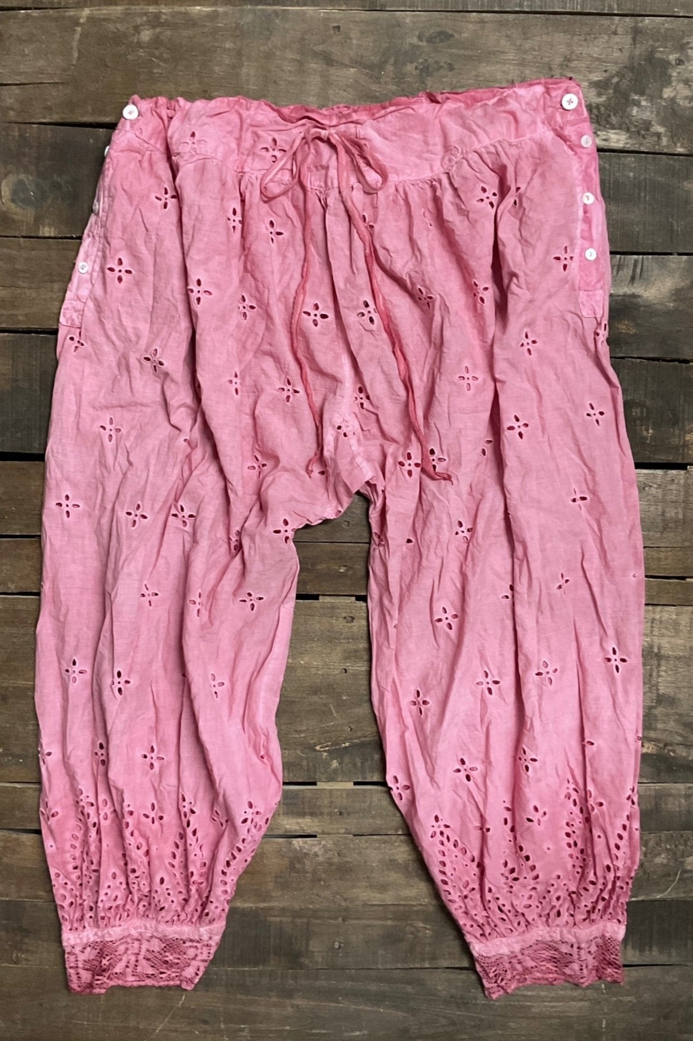 Heirloom Eyelet Bloomers - Petal Pink - ivyandlavyboutique Jaded Gypsy
