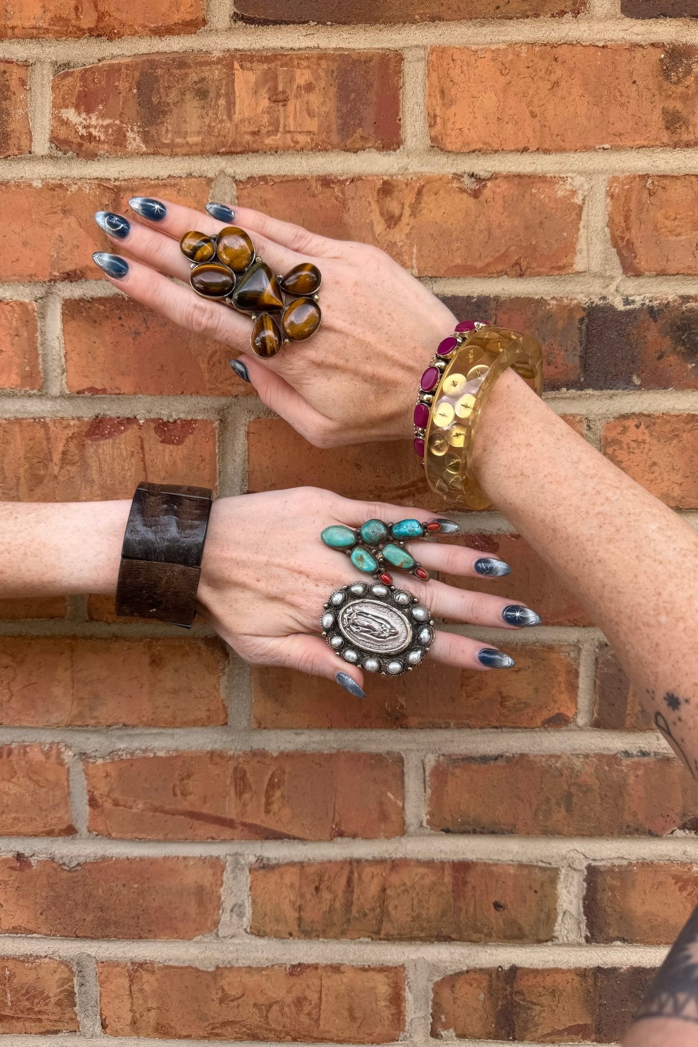 Horn Bracelet elastic stretch - ivyandlavyboutique Erik & Mike