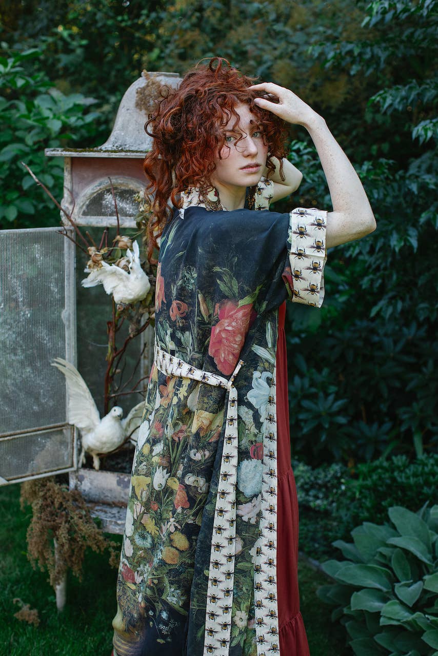 I Dream In Flowers Opera Duster Kimono Robe w/ Bees: Classic - ivyandlavyboutique Market of Stars