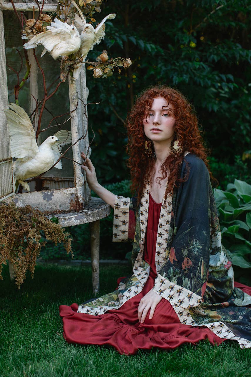 I Dream In Flowers Opera Duster Kimono Robe w/ Bees: Classic - ivyandlavyboutique Market of Stars