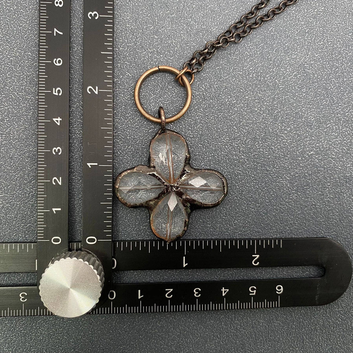 Irregular Four-leaf Clover Shape Crystal Necklace | OT buckl - ivyandlavyboutique Mio Queena