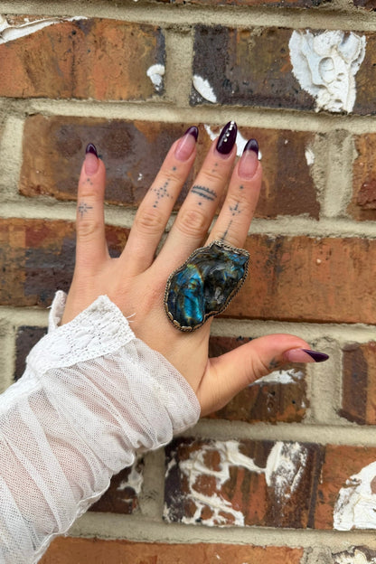 ￼ Labradorite horse ring - ivyandlavyboutique ivyandlavyboutique