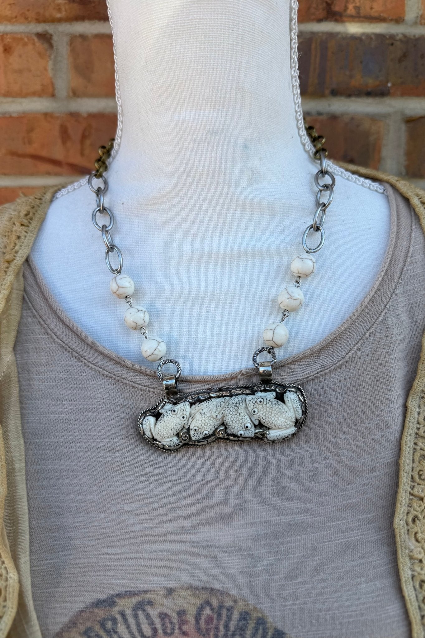 Leap Frog on Log Necklace - ivyandlavyboutique ivyandlavyboutique