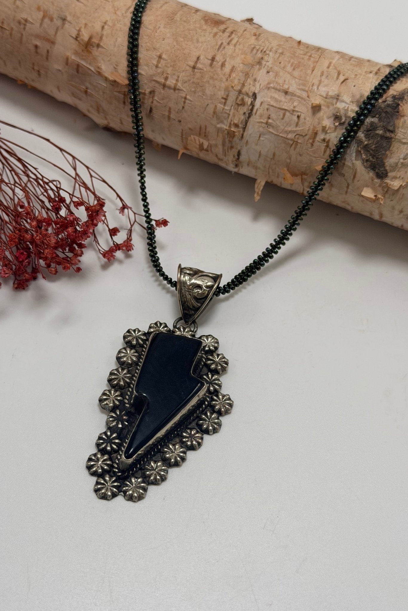 Lightning Bolt Shortie Necklace - ivyandlavyboutique ivyandlavyboutique