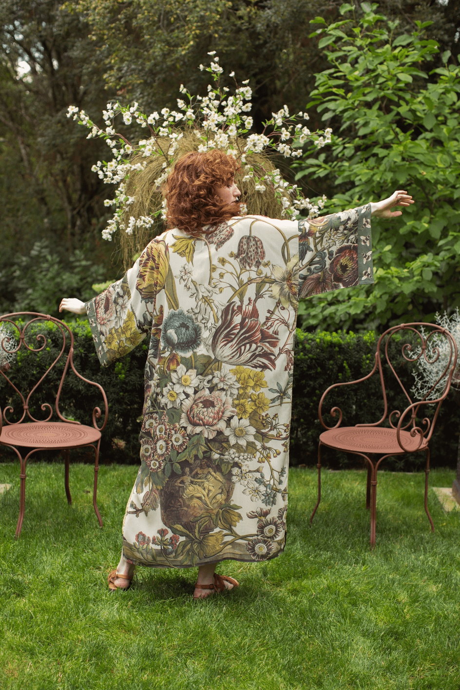 Love Grows Wild Opera Duster Kimono Robe w/ Bees - ivyandlavyboutique Market of Stars